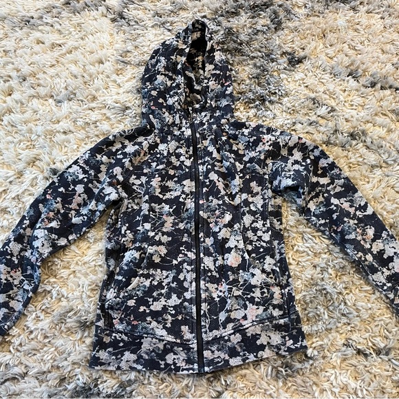 Lululemon Scuba Hoody - Picture 1 of 4